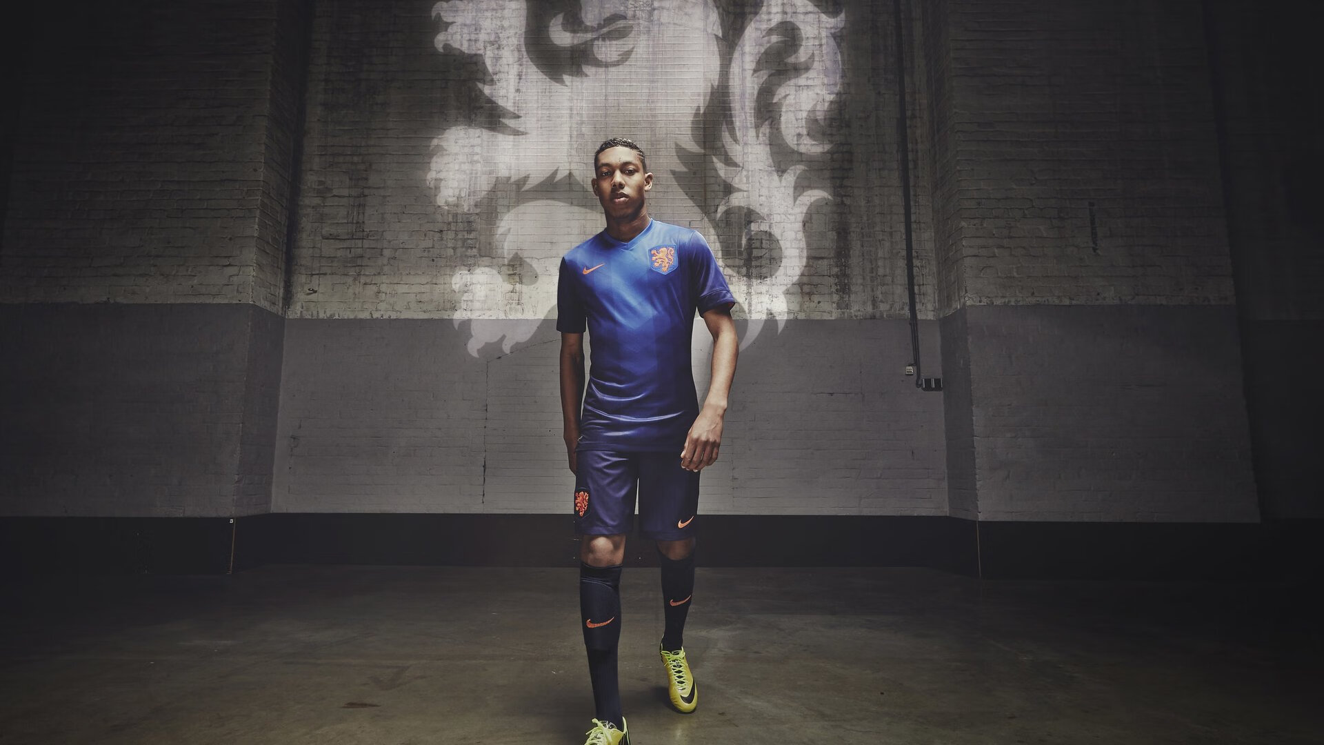 自由泳中程波兰节奏明快,自由泳出发技术